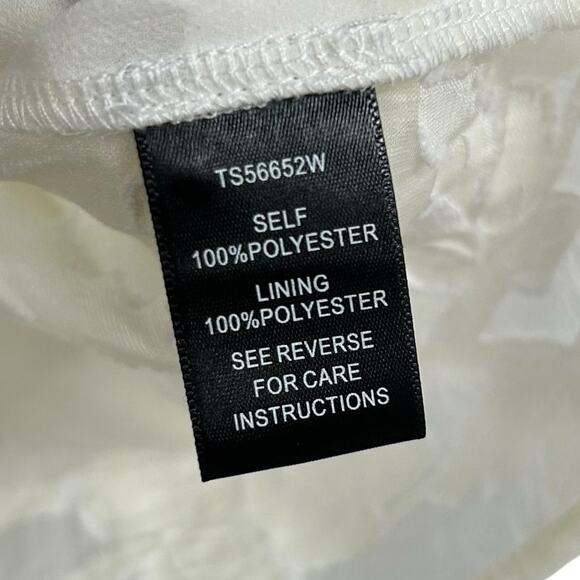 NWT The Room by Ark & Co White Floral Cold Shoulder Lace Ruffle Top Small - Picture 5 of 6